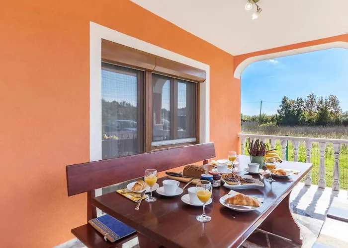 公寓 3 Bedroom Gorgeous In 普拉
