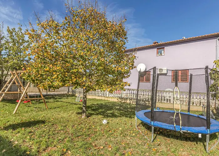 3 Bedroom Gorgeous In Apartman *