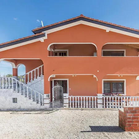 3 Bedroom Gorgeous In Pula Lägenhet