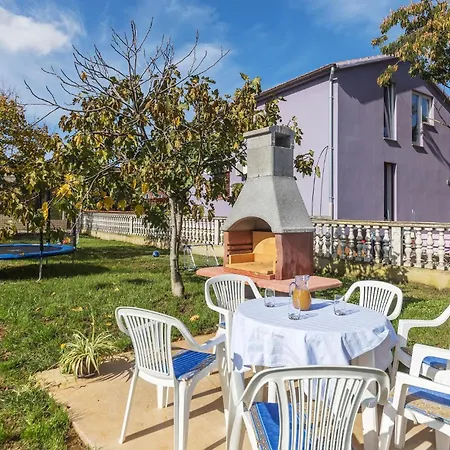 Appartamento 3 Bedroom Gorgeous In Pula *